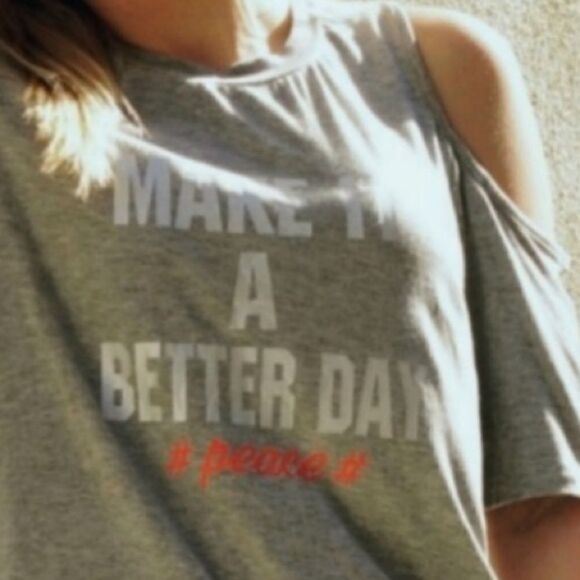 Graphic Cold Shoulder Tee - Picture 5 of 6